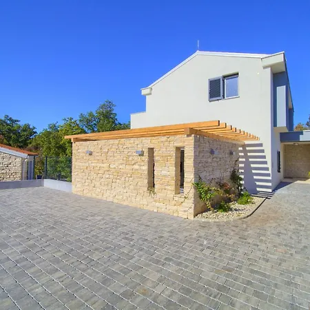 Adria Mit Garten- Grill Und Terrasse By Interhome Holiday home Risika