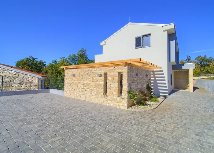 Adria Mit Garten- Grill Und Terrasse By Interhome Holiday home Risika