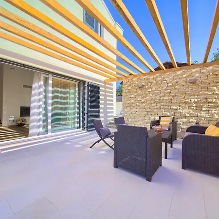 Adria Mit Garten- Grill Und Terrasse By Interhome * Risika